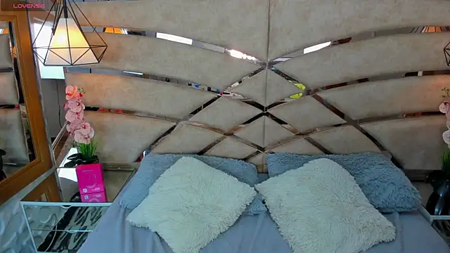 PARKERTHOMPSON online show from 11.15.25