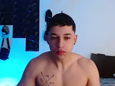 Snapshot of adam_keith chatting on 11.09.25 adam keith online show from 11.09.25