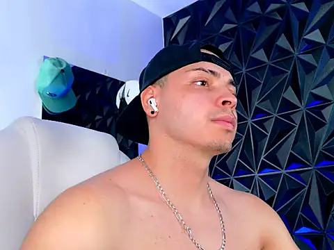 Maxwell Dupont online show from 11.26.25