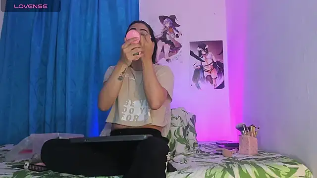 Snapshot of annahotdoll chatting on 07.21.26 annahotdoll online show from 07.21.26
