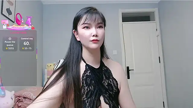 Snapshot of nanagaga chatting on 11.24.25 nanagaga online show from 11.24.25