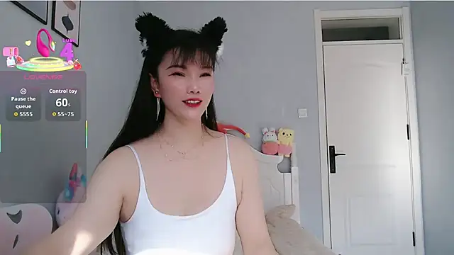 Snapshot of nanagaga chatting on 11.25.25 nanagaga online show from 11.25.25