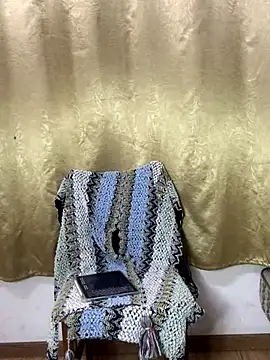 Snapshot of Yayayax77- chatting on 11.08.25 Yayayax77- online show from 11.08.25