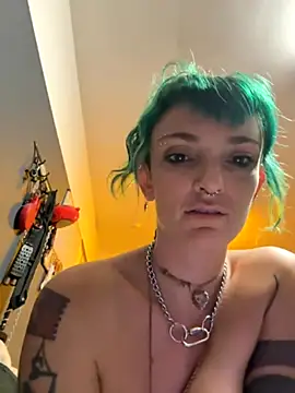 Snapshot of misslovesick chatting on 11.08.25 misslovesick online show from 11.08.25