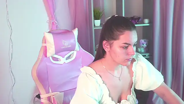 FrancescaCavaliere online show from 12.17.25