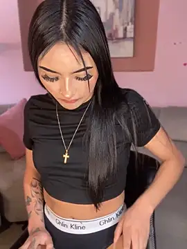 CleoNoir Pink online show from 11.10.25