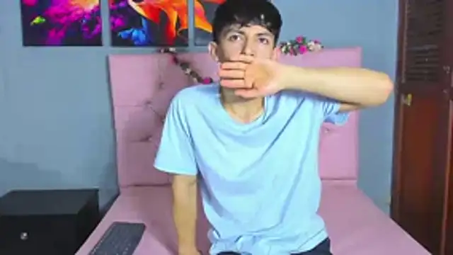 ElanGiraldo online show from 11.26.25