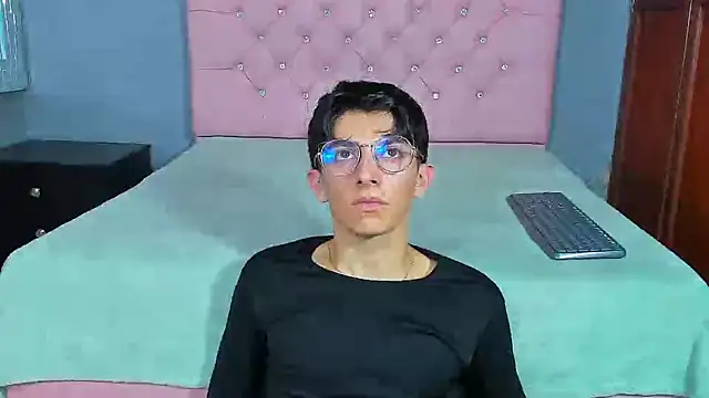 ElanGiraldo online show from 01.07.26