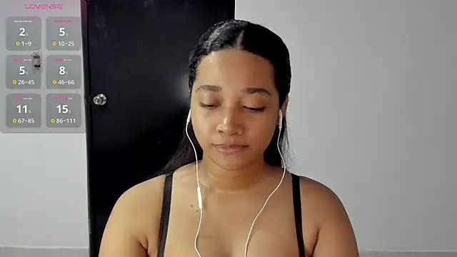 Snapshot of _sweetBlair_ chatting on 11.13.25 sweetBlair online show from 11.13.25