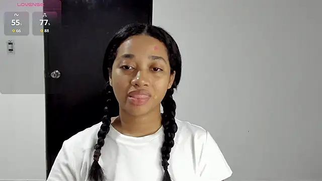 Snapshot of _sweetBlair_ chatting on 11.20.25 sweetBlair online show from 11.20.25