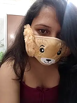 Snapshot of Kamna_Hotty chatting on 11.20.25 Kamna Hotty online show from 11.20.25