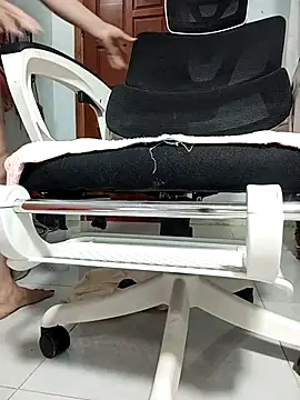 Em-mupmup online show from 12.17.25