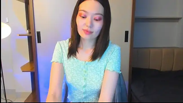 Snapshot of HopeLovely chatting on 04.02.26 HopeLovely online show from 04.02.26