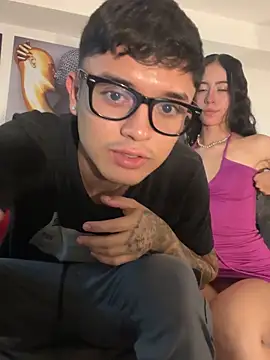 Snapshot of SAMANTHA_AND_PETER chatting on 12.01.25 SAMANTHA AND PETER online show from 12.01.25