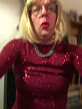 Snapshot of simone_xdressing chatting on 01.11.26 simone xdressing online show from 01.11.26