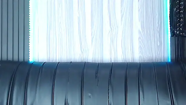 Snapshot of JennaRosse chatting on 11.26.25 JennaRosse online show from 11.26.25