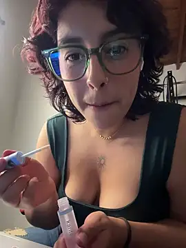 VictoriaAmelie online show from 12.02.25