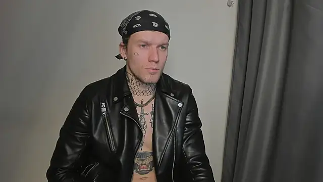 Huntall77 online show from 11.17.25