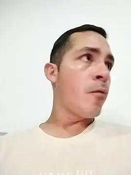 Snapshot of Damian-liam chatting on 11.15.25 Damian-liam online show from 11.15.25