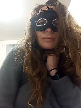 Snapshot of Giorgia13 chatting on 11.29.25 Giorgia13 online show from 11.29.25