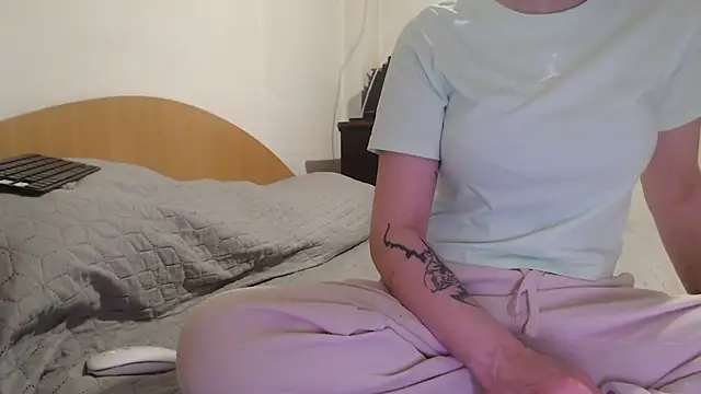 Snapshot of MissyDior8 chatting on 02.14.26 MissyDior8 online show from 02.14.26