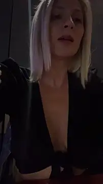 HOTLadyluna online show from 05.25.26
