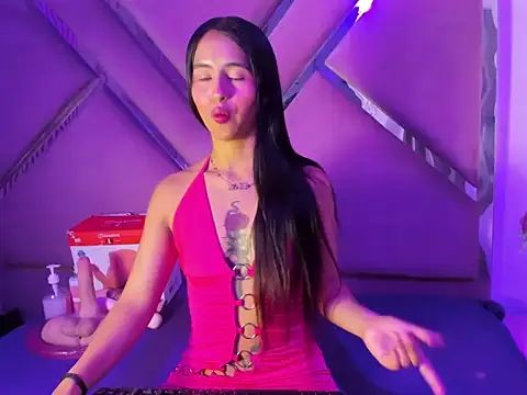 CloeMorenti  online show from 11.19.25