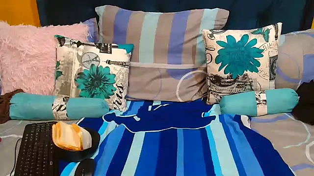 DarkCherryx online show from 04.06.26