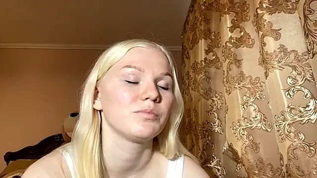 LynellMahe online show from 12.01.25