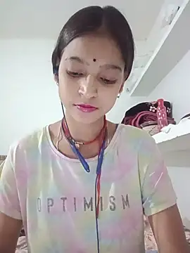 Snapshot of Mohnicute chatting on 05.19.26 Mohnicute online show from 05.19.26