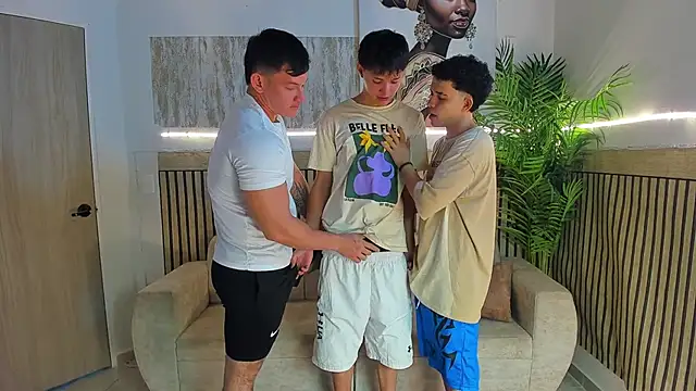 Justingsex1 online show from 12.17.25