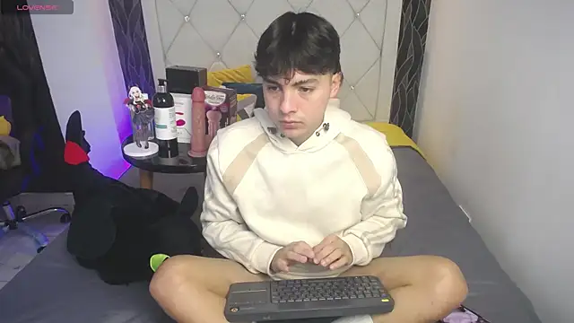 Samu FoXXX online show from 11.13.25