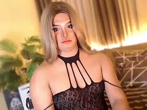 Snapshot of UrGoddess_Sofia chatting on 11.19.25 UrGoddess Sofia online show from 11.19.25