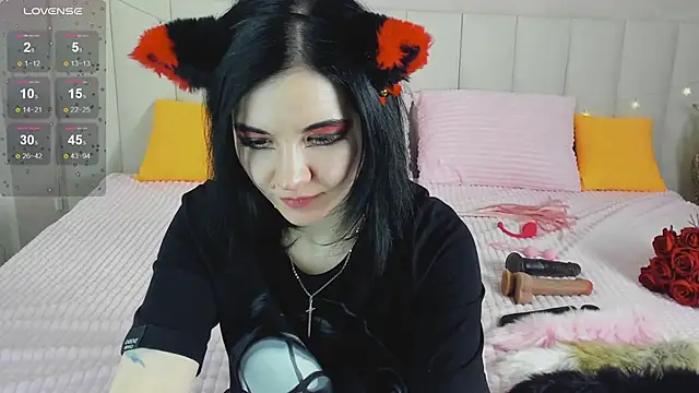 Lina Moony online show from 02.17.26