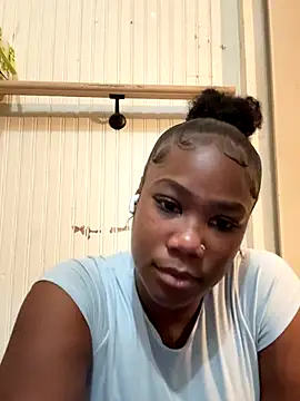 Issa smooch online show from 11.12.25