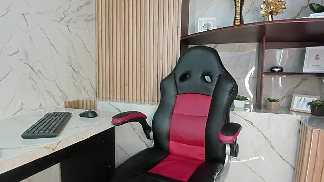 Lucy Vegas online show from 03.14.26