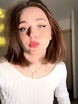 yoyogirlx online show from 01.17.26