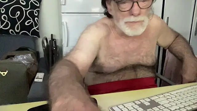 Snapshot of coach-karl chatting on 09.21.25 coach-karl online show from 09.21.25