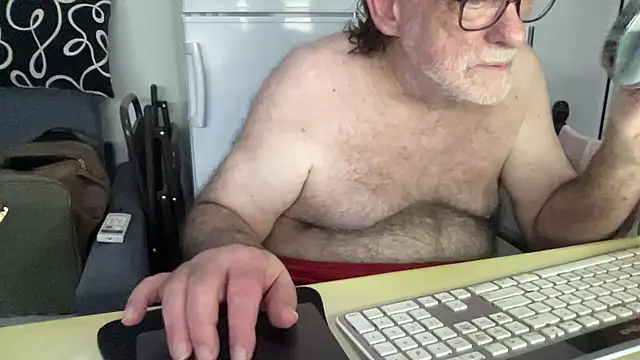 Snapshot of coach-karl chatting on 09.26.25 coach-karl online show from 09.26.25