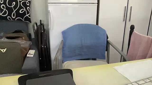 Snapshot of coach-karl chatting on 09.29.25 coach-karl online show from 09.29.25