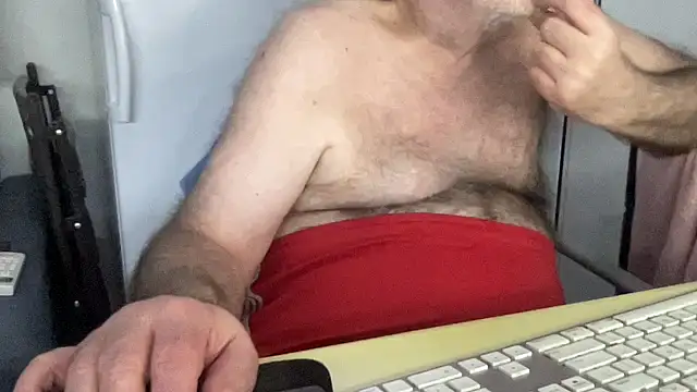 Snapshot of coach-karl chatting on 09.29.25 coach-karl online show from 09.29.25