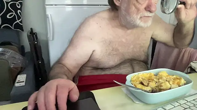 Snapshot of coach-karl chatting on 10.13.25 coach-karl online show from 10.13.25