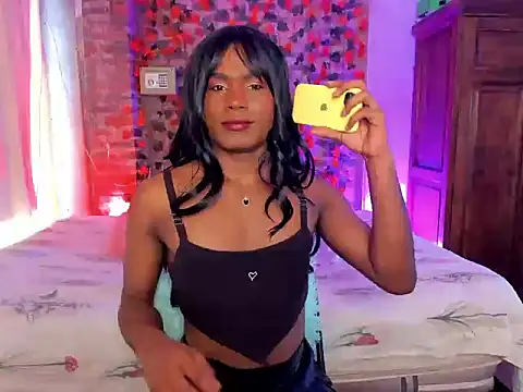 LaGoldenBitch online show from 11.24.25