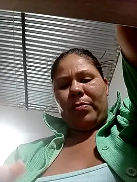 Snapshot of sexy_latina90 chatting on 11.14.25 sexy latina90 online show from 11.14.25