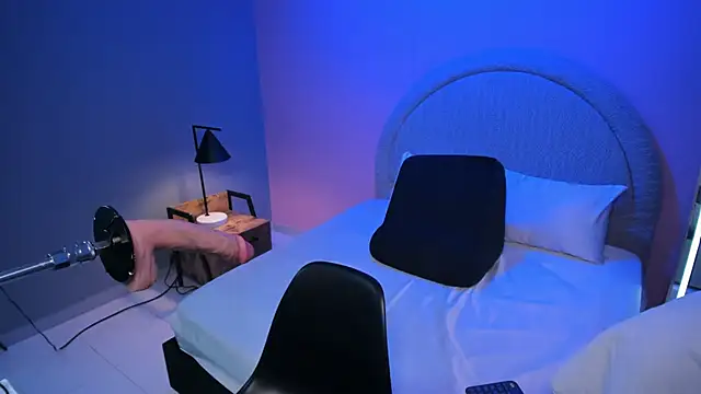 Sara rhoades online show from 04.10.26