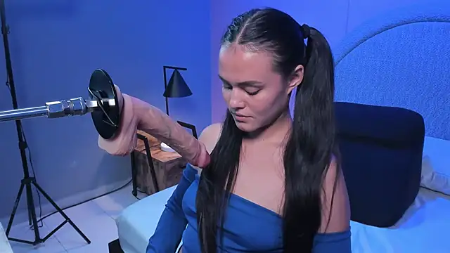 Sara rhoades online show from 04.12.26