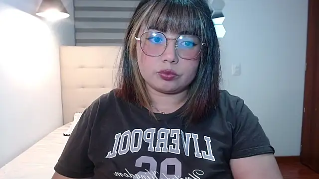 YiniBelle online show from 11.24.25