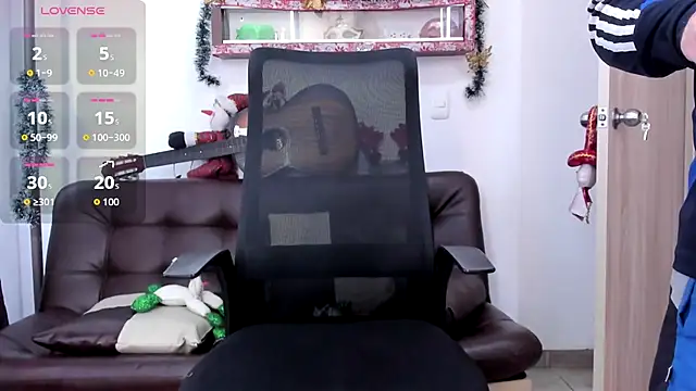 sarahhernandez online show from 11.29.25