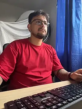 Snapshot of _hans_ro chatting on 11.13.25 hans ro online show from 11.13.25