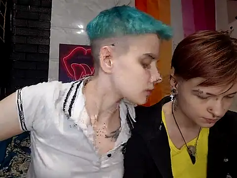 Snapshot of Kim__Ray chatting on 11.16.25 Kim Ray online show from 11.16.25